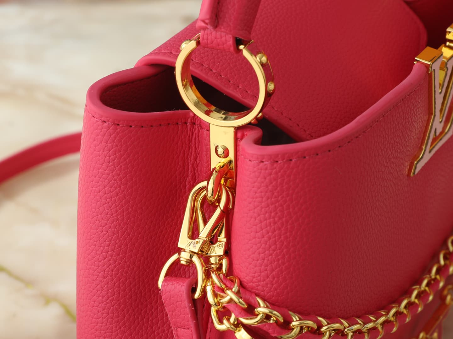 C5094 💰 Guangzhou product – top-tier original items: M29608, M2A380, M2A379, M2A362, M29952, M29955, M29951. This Capucines BB handbag belongs to the Flowergram collection. It reimagines Louis Vuitton’s classic Flower Crown design with decorative chain de — image 7