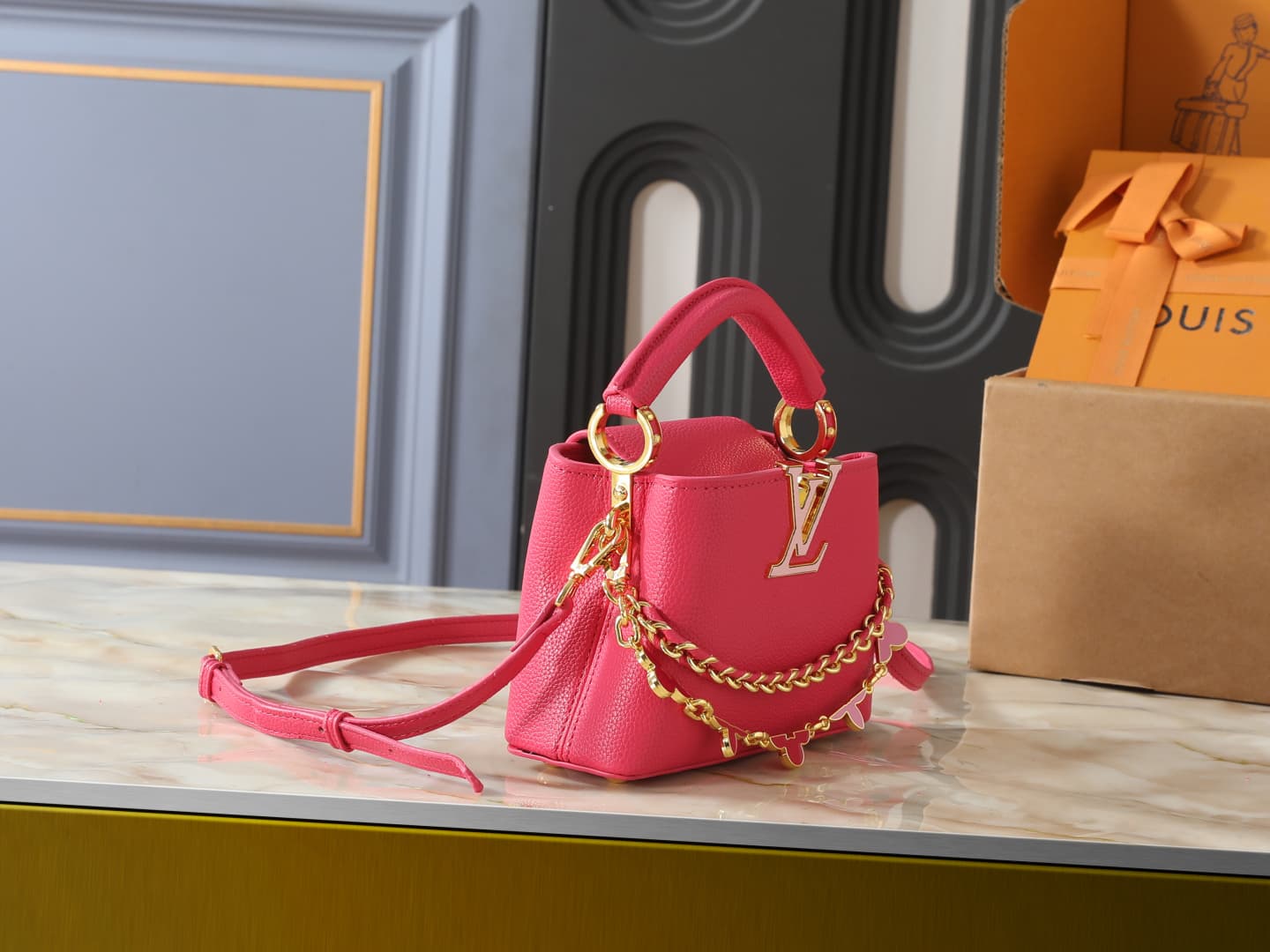 C5093 💰 Guangzhou product – top-quality original items: M29608, M2A380, M2A379, M2A362, M29952, M29955, M29951. This mini handbag belongs to the Capucines Flowergram collection. It features classic colors on Taurillon leather, with a flip cover that can b — image 2