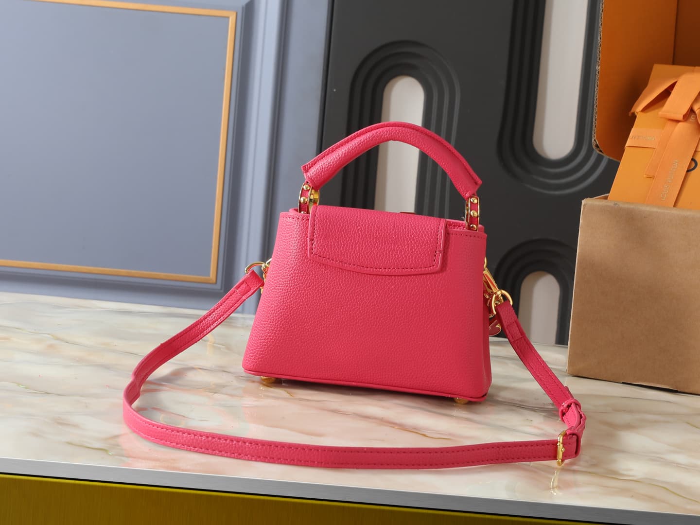 C5093 💰 Guangzhou product – top-quality original items: M29608, M2A380, M2A379, M2A362, M29952, M29955, M29951. This mini handbag belongs to the Capucines Flowergram collection. It features classic colors on Taurillon leather, with a flip cover that can b — image 3