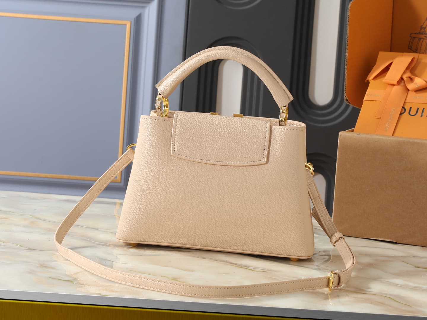 C5092 💰 Guangzhou product – top-tier original Capucines BB handbag series. This bag belongs to the Flowergram collection. It reinterprets Louis Vuitton’s classic Flower Crown design with decorative chain details; each flower is crafted using precise craft — image 3