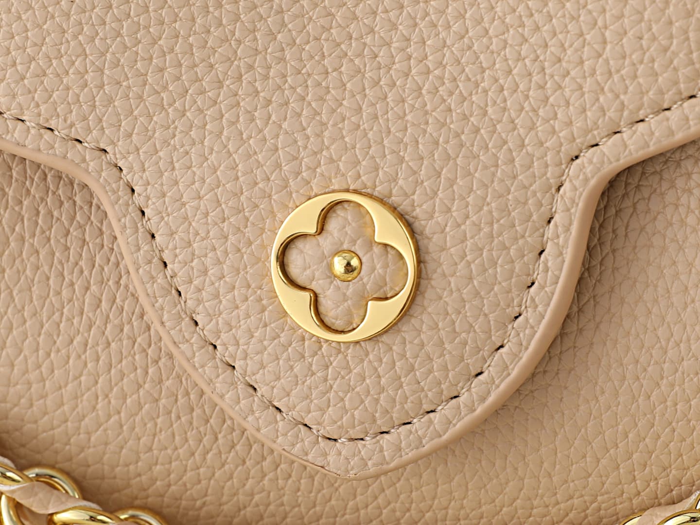 C5091 💰 Guangzhou product – top-quality original items: M29608, M2A380, M2A379, M2A362, M29952, M29955, M29951. This mini handbag belongs to the Capucines Flowergram collection. It features classic colors on Taurillon leather, with a flip cover that can b — image 6