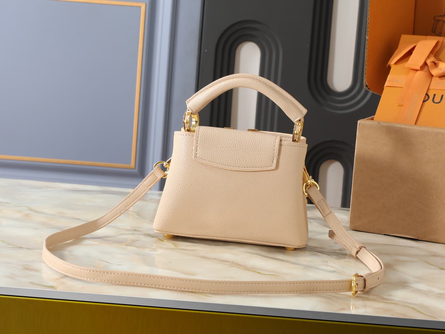 C5091 💰 Guangzhou product – top-quality original items: M29608, M2A380, M2A379, M2A362, M29952, M29955, M29951. This mini handbag belongs to the Capucines Flowergram collection. It features classic colors on Taurillon leather, with a flip cover that can b — image 3