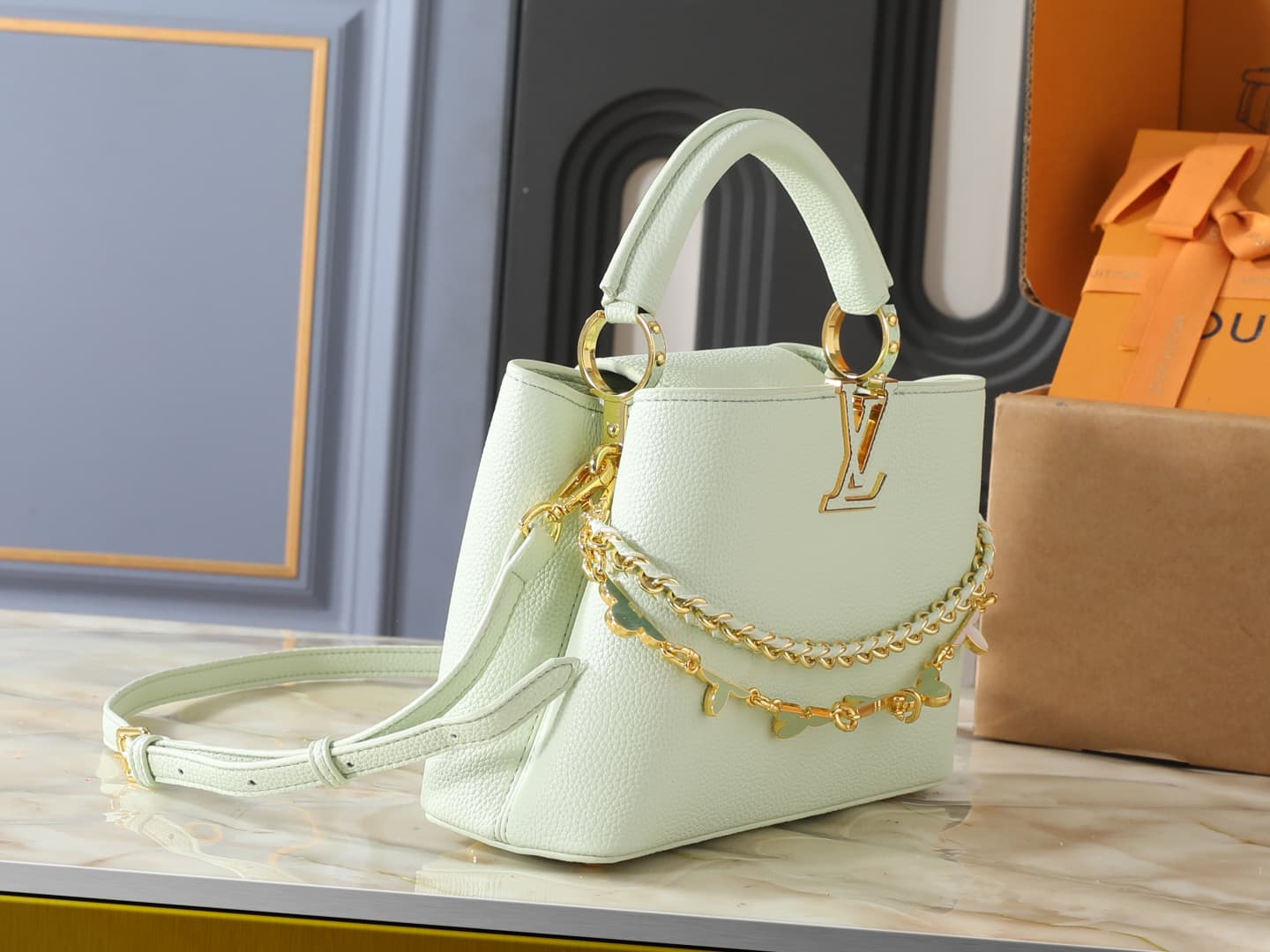 C5090 💰 Guangzhou product – top-quality original items: M29608, M2A380, M2A379, M2A362, M29952, M29955, M29951. This Capucines BB handbag belongs to the Flowergram collection. It reinterprets Louis Vuitton’s classic Flower Crown design with decorative cha — image 2