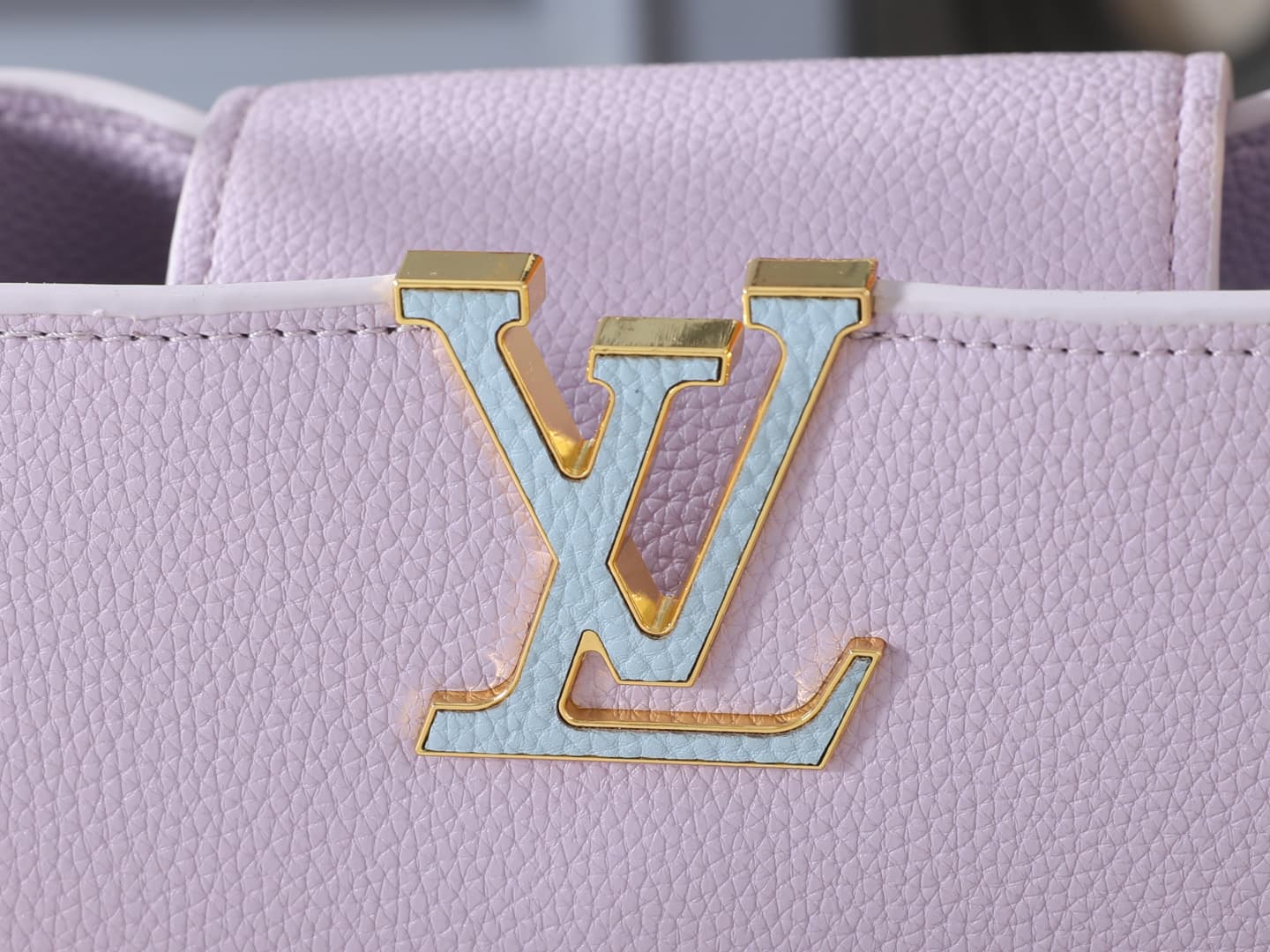 C5088 💰 Guangzhou product – top-quality original items: M29608, M2A380, M2A379, M2A362, M29952, M29955, M29951. This Capucines BB handbag belongs to the Flowergram collection. It reimagines Louis Vuitton’s classic Flower Crown design with decorative chain — image 5