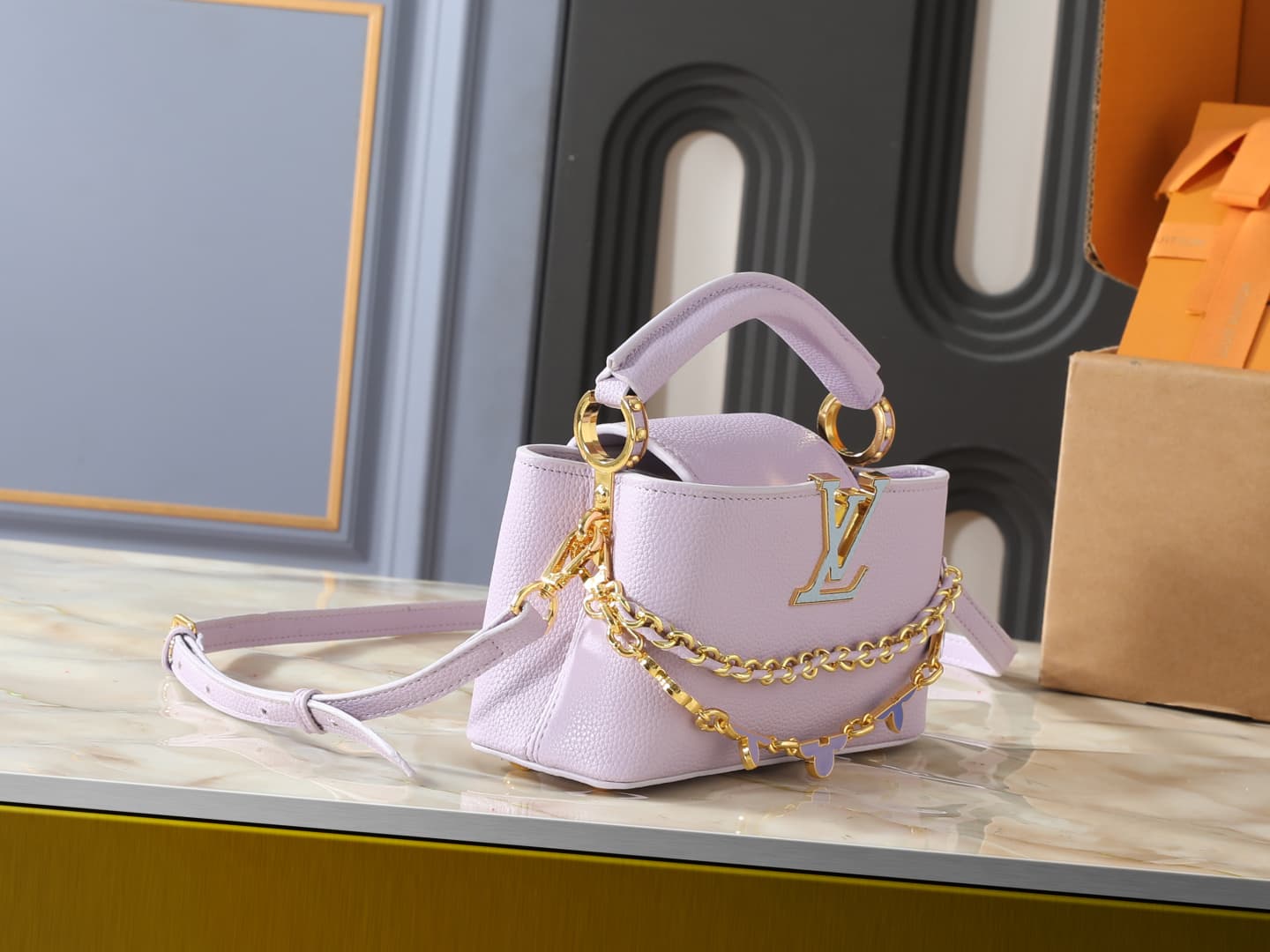 C5087 💰 Guangzhou product – top-tier original collection: M29608, M2A380, M2A379, M2A362, M29952, M29955, M29951. This mini handbag belongs to the Capucines Flowergram series. It features classic colors on Taurillon leather, with a snap closure that can b — image 2