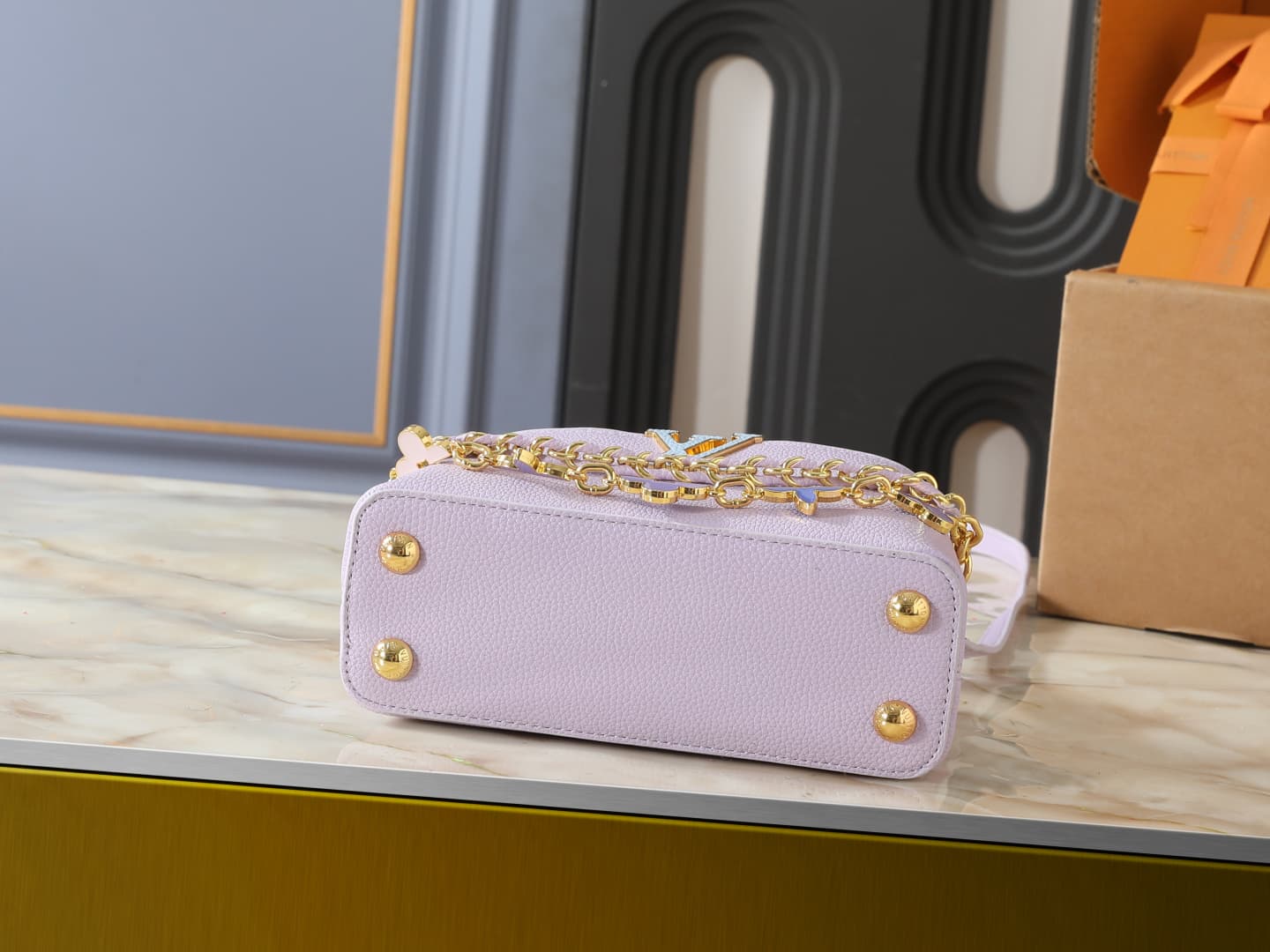 C5087 💰 Guangzhou product – top-tier original collection: M29608, M2A380, M2A379, M2A362, M29952, M29955, M29951. This mini handbag belongs to the Capucines Flowergram series. It features classic colors on Taurillon leather, with a snap closure that can b — image 4