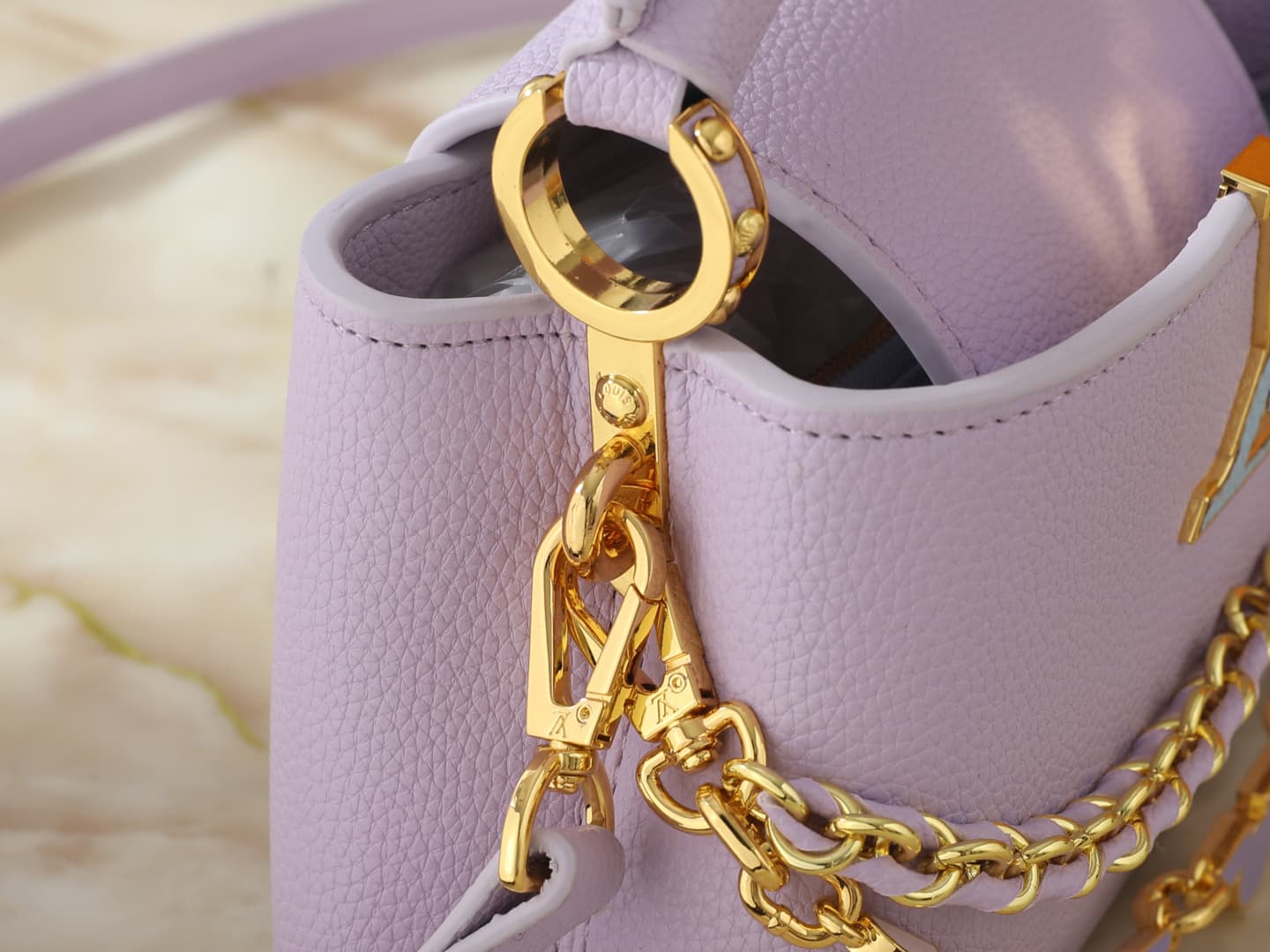C5087 💰 Guangzhou product – top-tier original collection: M29608, M2A380, M2A379, M2A362, M29952, M29955, M29951. This mini handbag belongs to the Capucines Flowergram series. It features classic colors on Taurillon leather, with a snap closure that can b — image 7