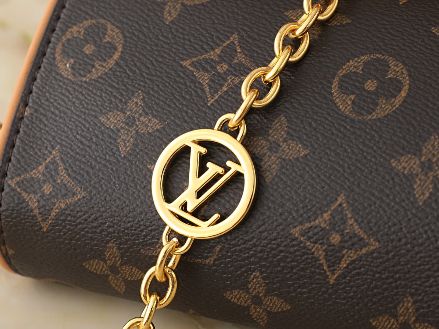 C5078 💰 Upgrade from the original M13566 model. This Pochette Camille handbag is made of Monogram canvas, paying tribute to the original design of the Louis Vuitton 2000 spring/summer collection. S-Lock fastenings, the LVCircle logo on the chain, and cont — image 6