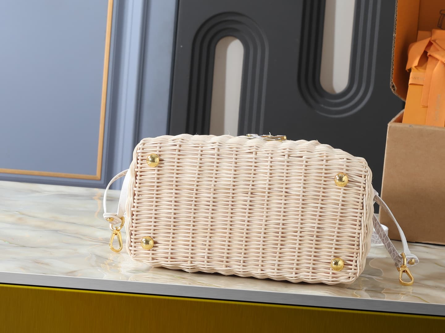 C5010 💰 Guangzhou product – top-tier original collection: M85481, N30101, N89949. This Capucines BB handbag belongs to the Rattan series. It features a flip cover and the Louis Vuitton Monogram pattern, creating a unique design for the season. The same le — image 4
