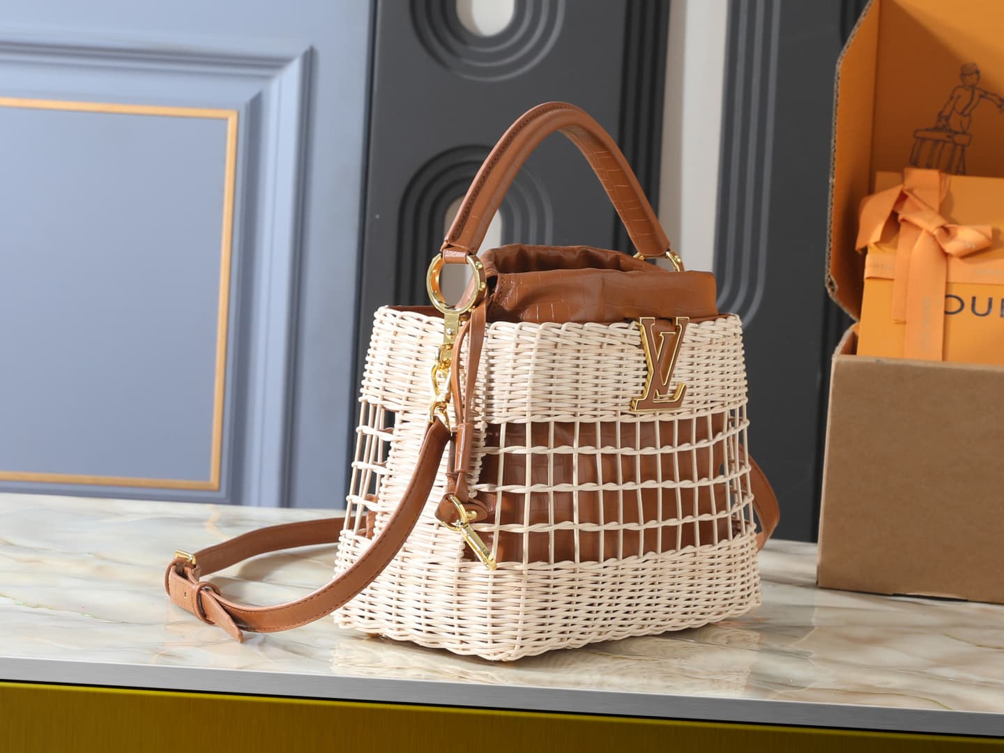C5008 💰 Guangzhou product – top-tier original collection: M85481, N30101, N89949. This Capucines BB handbag belongs to the Rattan series. It features a flap closure and the Louis Vuitton Monogram pattern, creating a unique design for the season. The same  — image 2