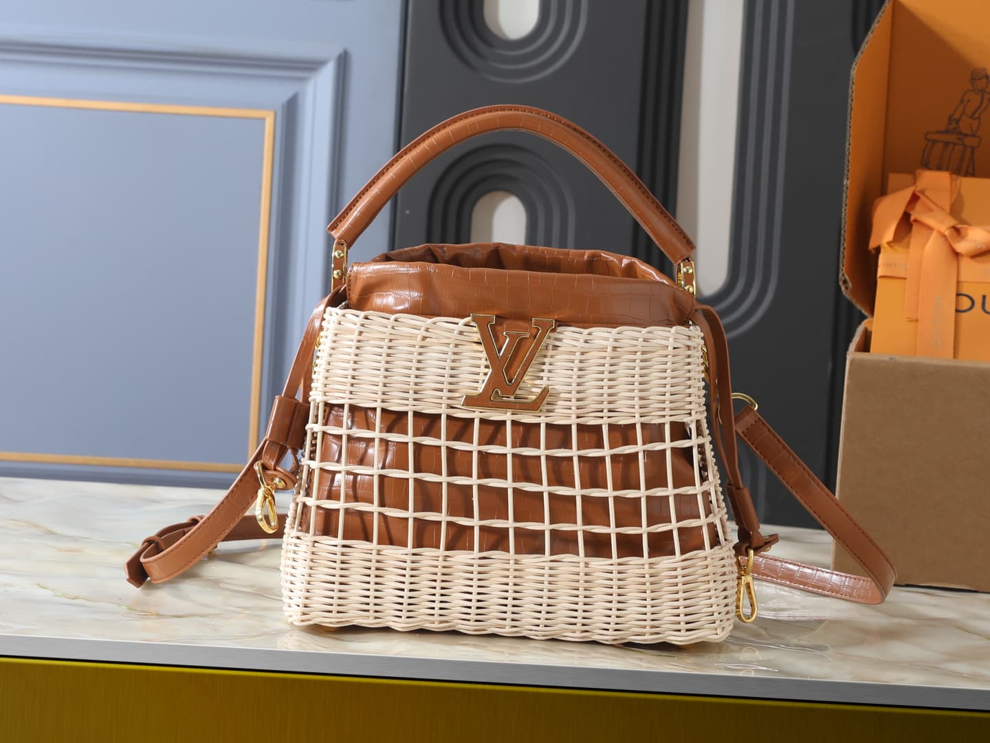 C5008 💰 Guangzhou product – top-tier original collection: M85481, N30101, N89949. This Capucines BB handbag belongs to the Rattan series. It features a flap closure and the Louis Vuitton Monogram pattern, creating a unique design for the season. The same  — image 1