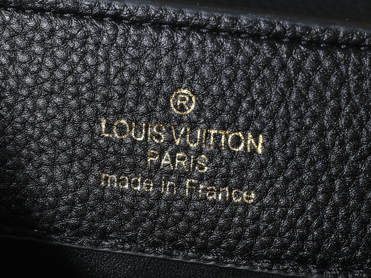 C5005 💰 Guangzhou product – top-tier original collection: M26328, M26329, M26531. This LV Mirage version of Capucines BB handbag comes from the Exceptionals series. Made with satin Taurillon leather, it is ideal for evening events. The monogram pattern fe — image 8