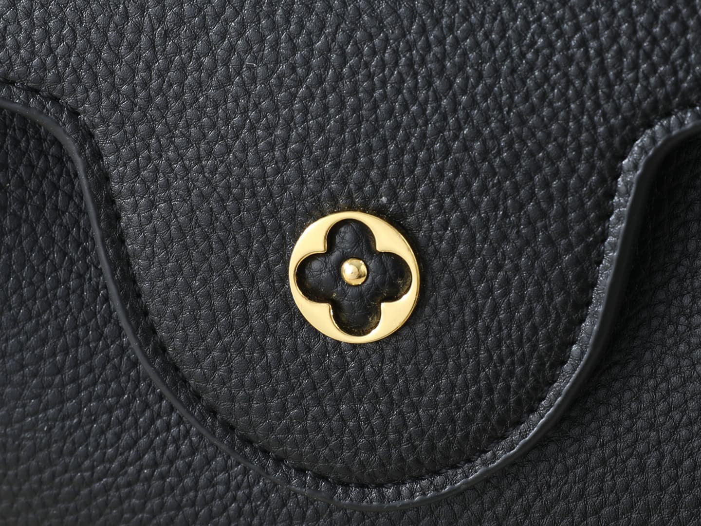 C5005 💰 Guangzhou product – top-tier original collection: M26328, M26329, M26531. This LV Mirage version of Capucines BB handbag comes from the Exceptionals series. Made with satin Taurillon leather, it is ideal for evening events. The monogram pattern fe — image 6