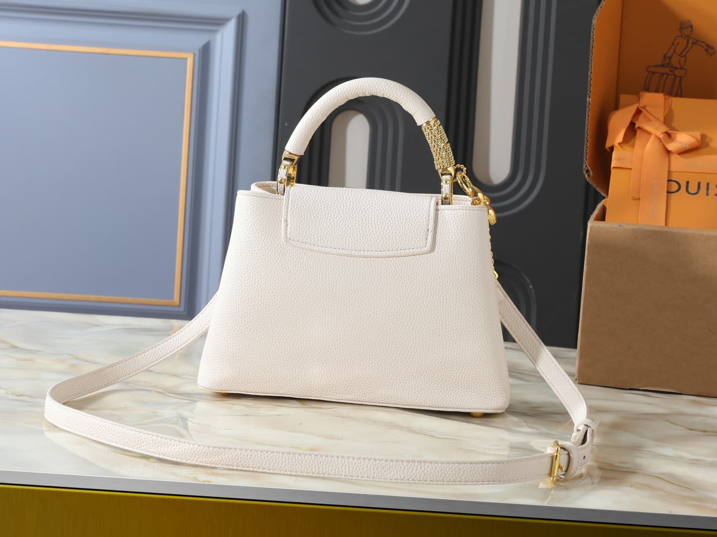 C5003 💰 Guangzhou product – top-tier original collection: M26328, M26329, M26531. This LV Mirage version of Capucines BB handbag comes from the Exceptionals series. Made with silk satin Taurillon leather, it is ideal for evening events. The monogram patte — image 3