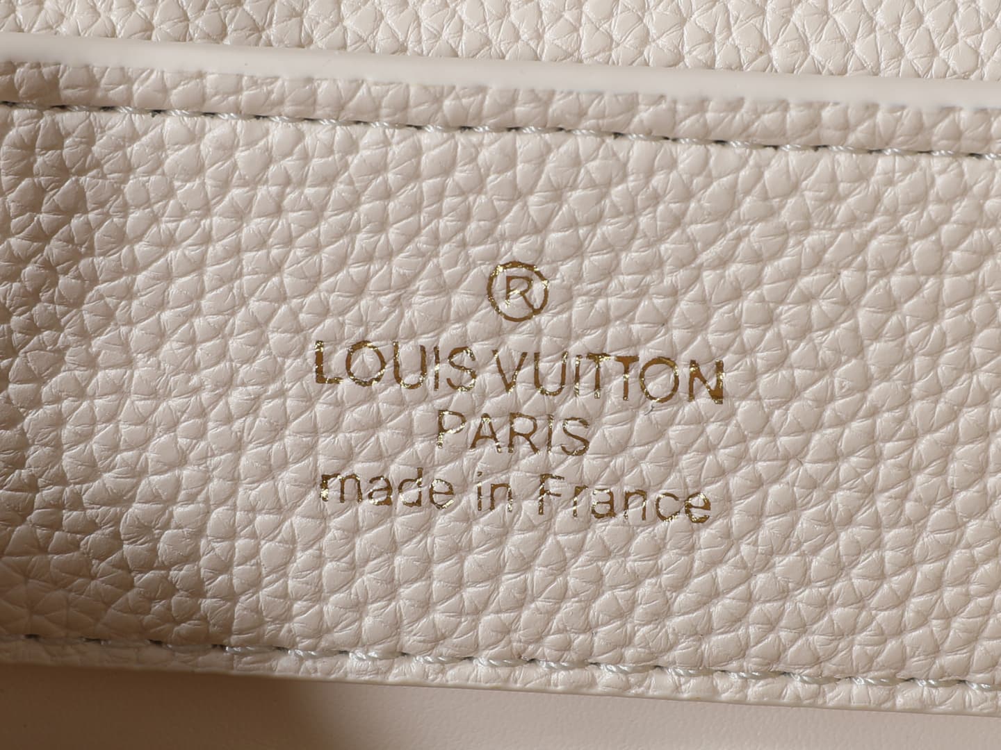 C5003 💰 Guangzhou product – top-tier original collection: M26328, M26329, M26531. This LV Mirage version of Capucines BB handbag comes from the Exceptionals series. Made with silk satin Taurillon leather, it is ideal for evening events. The monogram patte — image 8