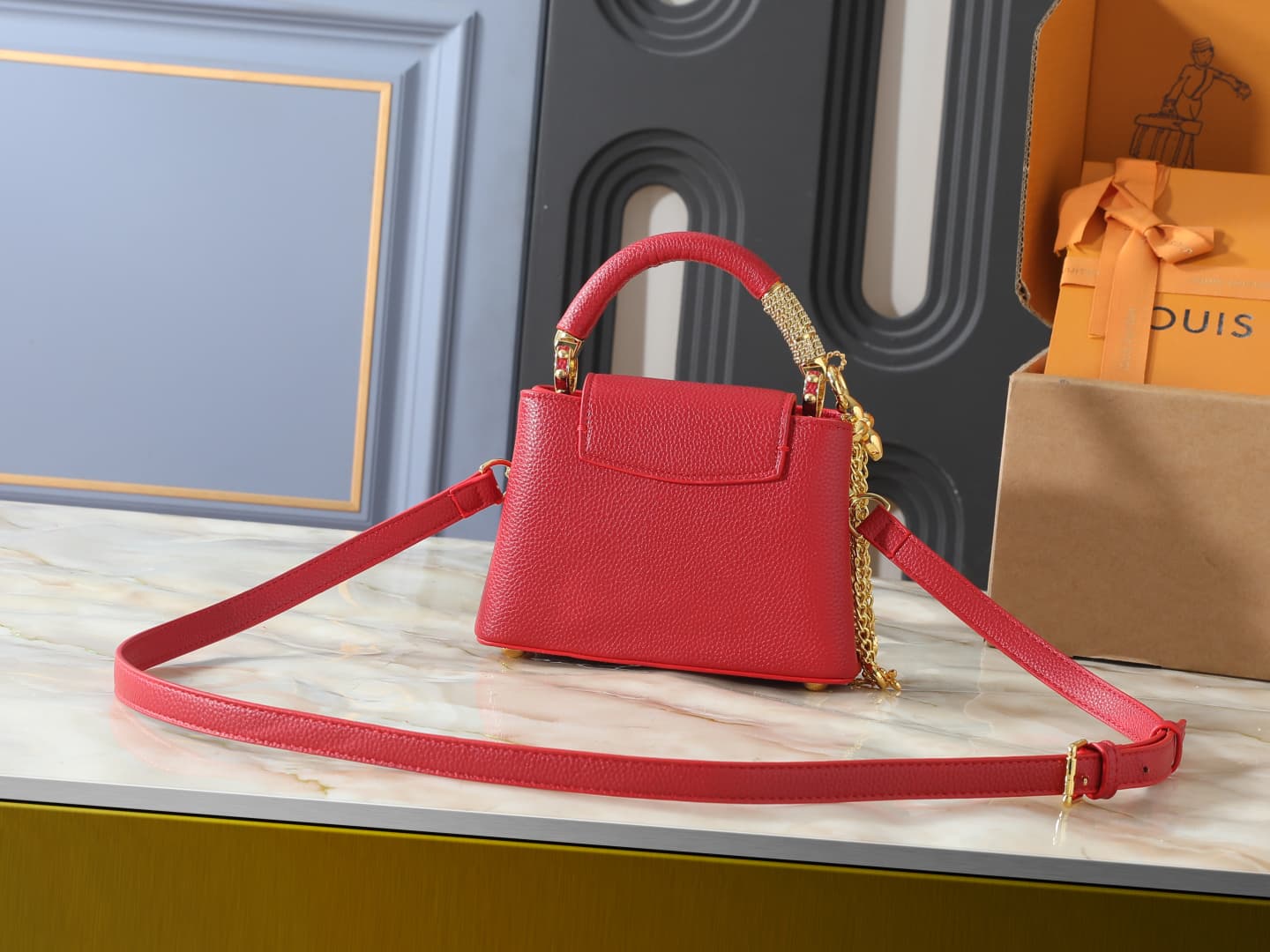C5000 💰 Guangzhou product – top-tier original collection: M26328, M26329, M26531. This LV Mirage version of Capucines mini handbag comes from the Exceptionals series. Made with satin Taurillon leather, it is ideal for evening events. The monogram pattern  — image 3