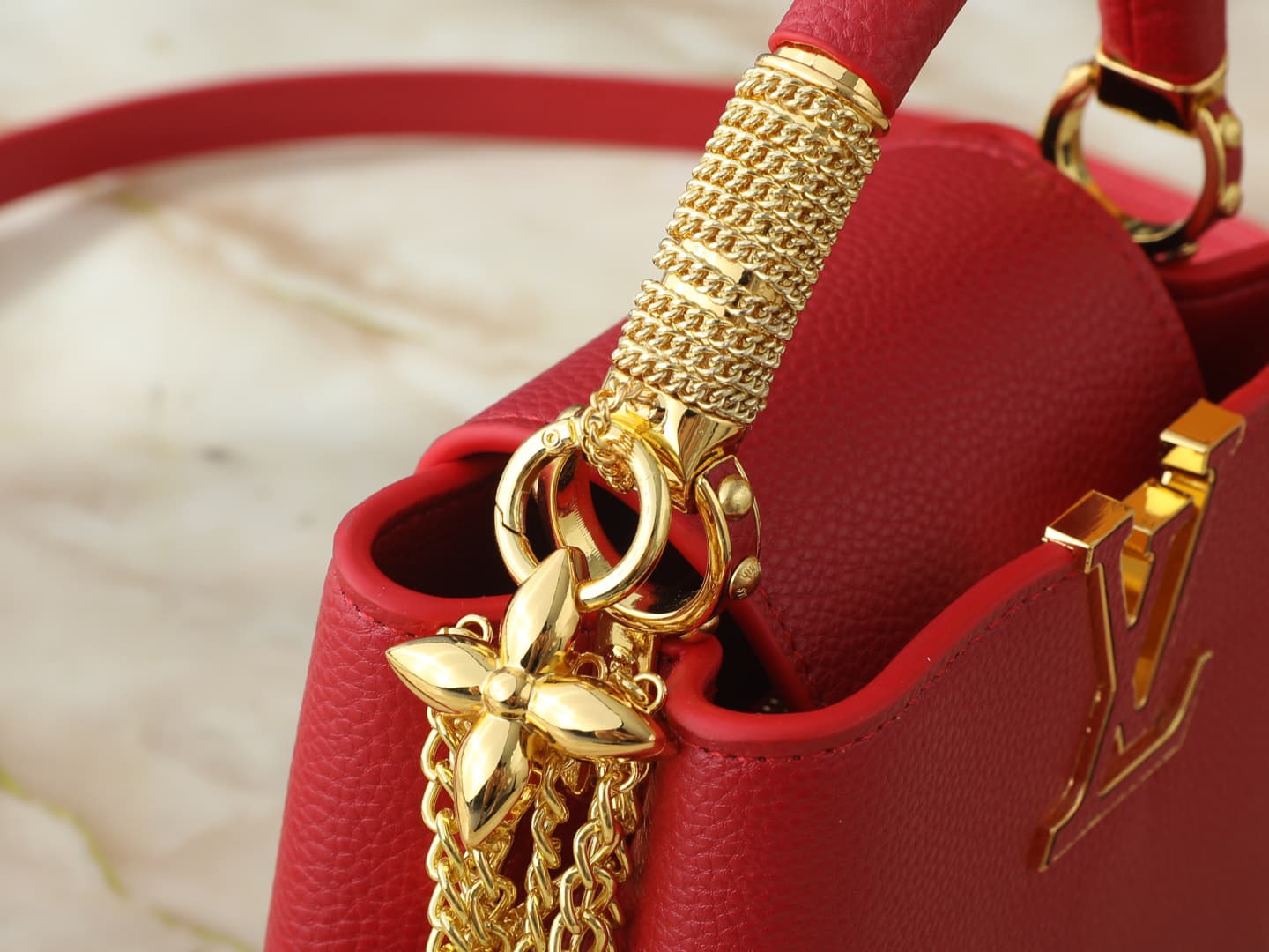 C5000 💰 Guangzhou product – top-tier original collection: M26328, M26329, M26531. This LV Mirage version of Capucines mini handbag comes from the Exceptionals series. Made with satin Taurillon leather, it is ideal for evening events. The monogram pattern  — image 7