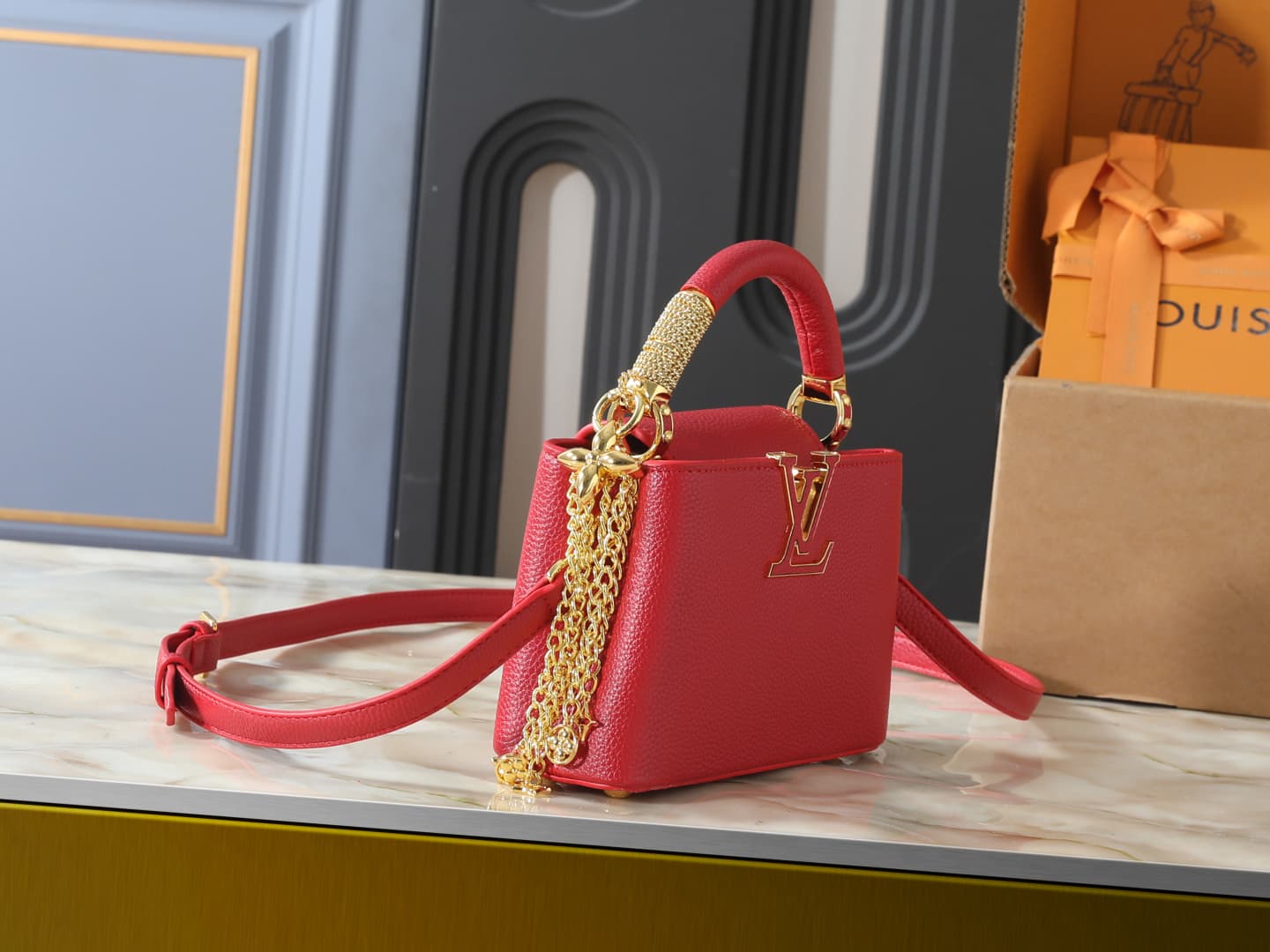 C5000 💰 Guangzhou product – top-tier original collection: M26328, M26329, M26531. This LV Mirage version of Capucines mini handbag comes from the Exceptionals series. Made with satin Taurillon leather, it is ideal for evening events. The monogram pattern  — image 2