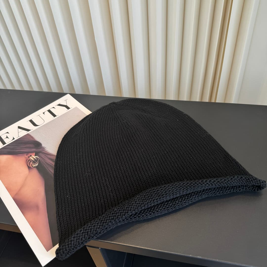 C29935 Croco Heart – High-quality, elegant knitted hats! So popular! The quality is excellent; they are great to wear on the street. Fashionable and trendy! They’re essential items for any wardrobe. Buy them quickly! — image 5