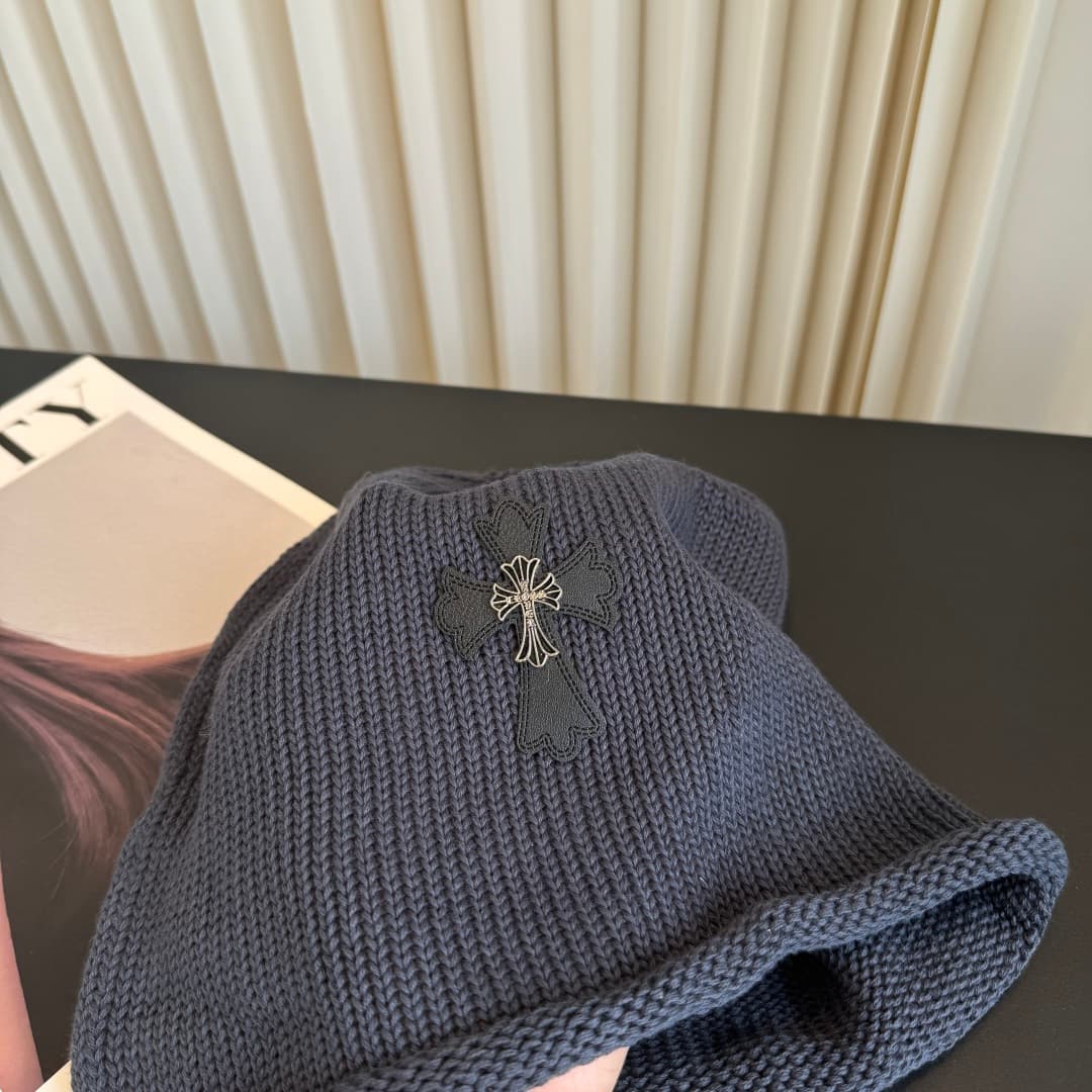 C29934 Crow Heart high-quality knitted cap – super stylish and impressive! The quality is excellent, and it’s a great match for any outfit. It’s a must-have item for fashion lovers! Buy it now! — image 3