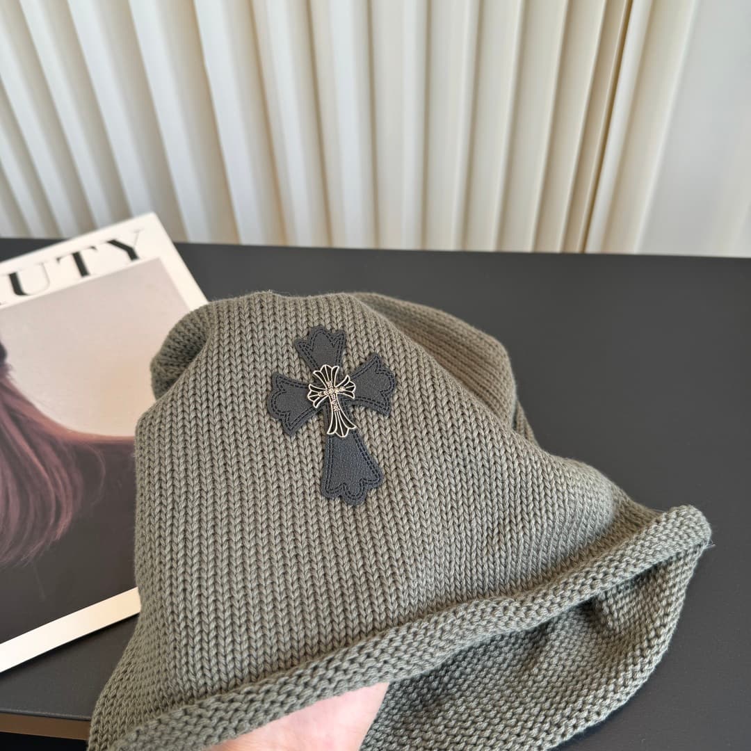 C29930 Crow Heart high-quality knitted caps – super stylish and impressive! The quality is excellent, and they are great to wear on the street. They’re very trendy! It’s a must-have item for anyone who goes out, so buy them quickly! — image 3