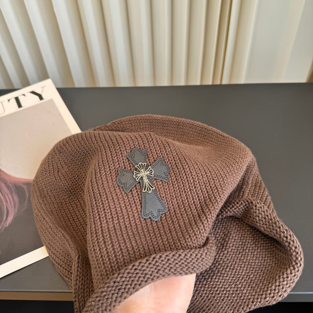 C29931 Crow Heart – High-quality, stylish knitted hats! Super popular💖 The quality is excellent, and they are great to wear on the street! Fashiony and trendy! A must-have item for anyone who goes out. Buy them soon! — image 3