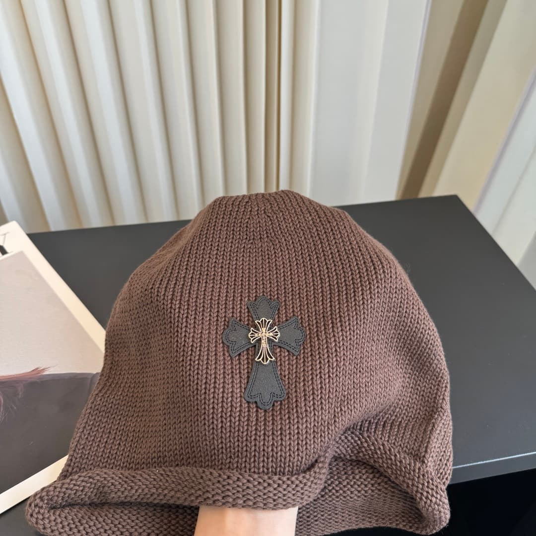 C29931 Crow Heart – High-quality, stylish knitted hats! Super popular💖 The quality is excellent, and they are great to wear on the street! Fashiony and trendy! A must-have item for anyone who goes out. Buy them soon! — image 2