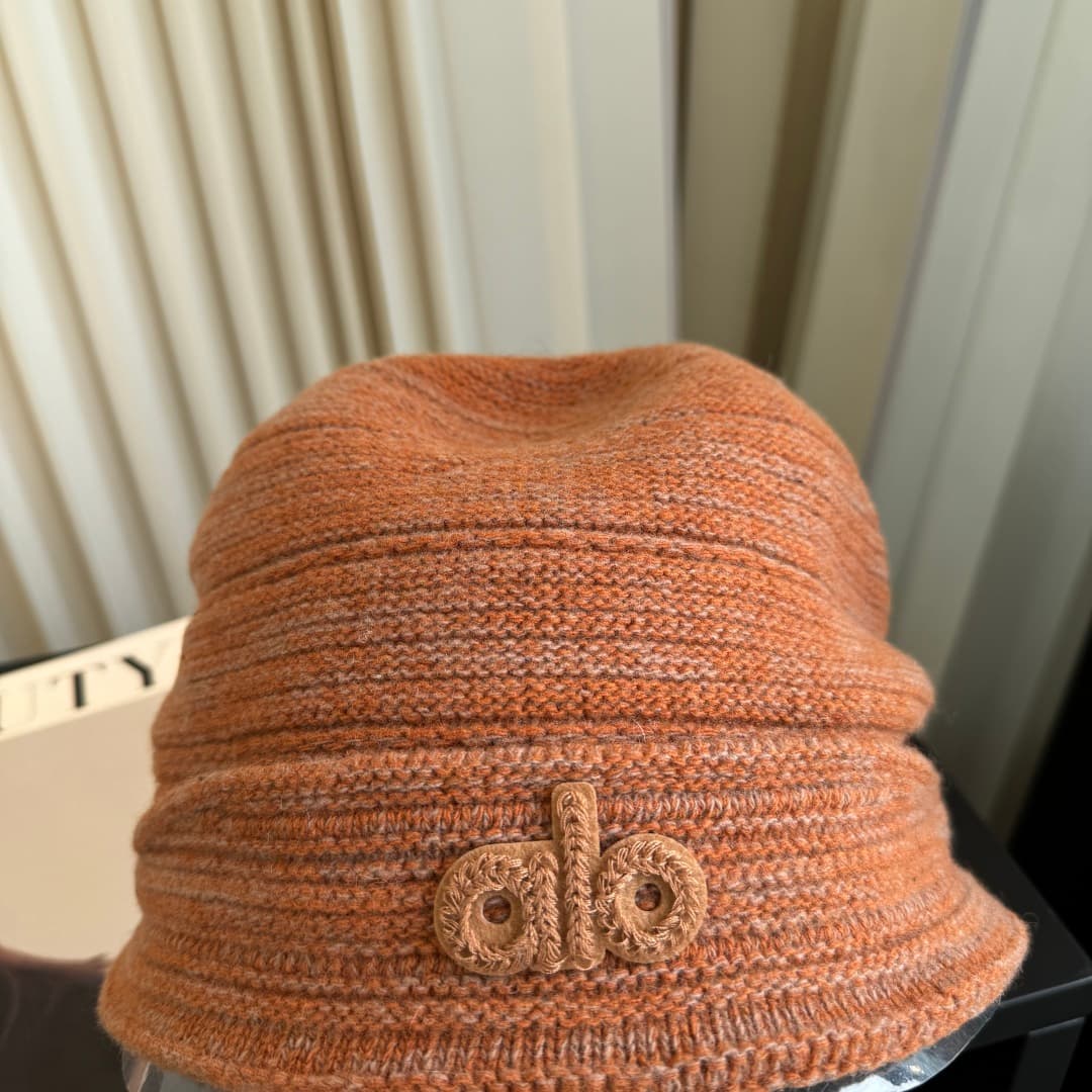 C29929 Alo high-quality, premium knitted cap – absolutely awesome! The quality is excellent, and it pairs perfectly with any outfit. It’s a must-have item for those who love fashion! Buy it quickly! — image 5