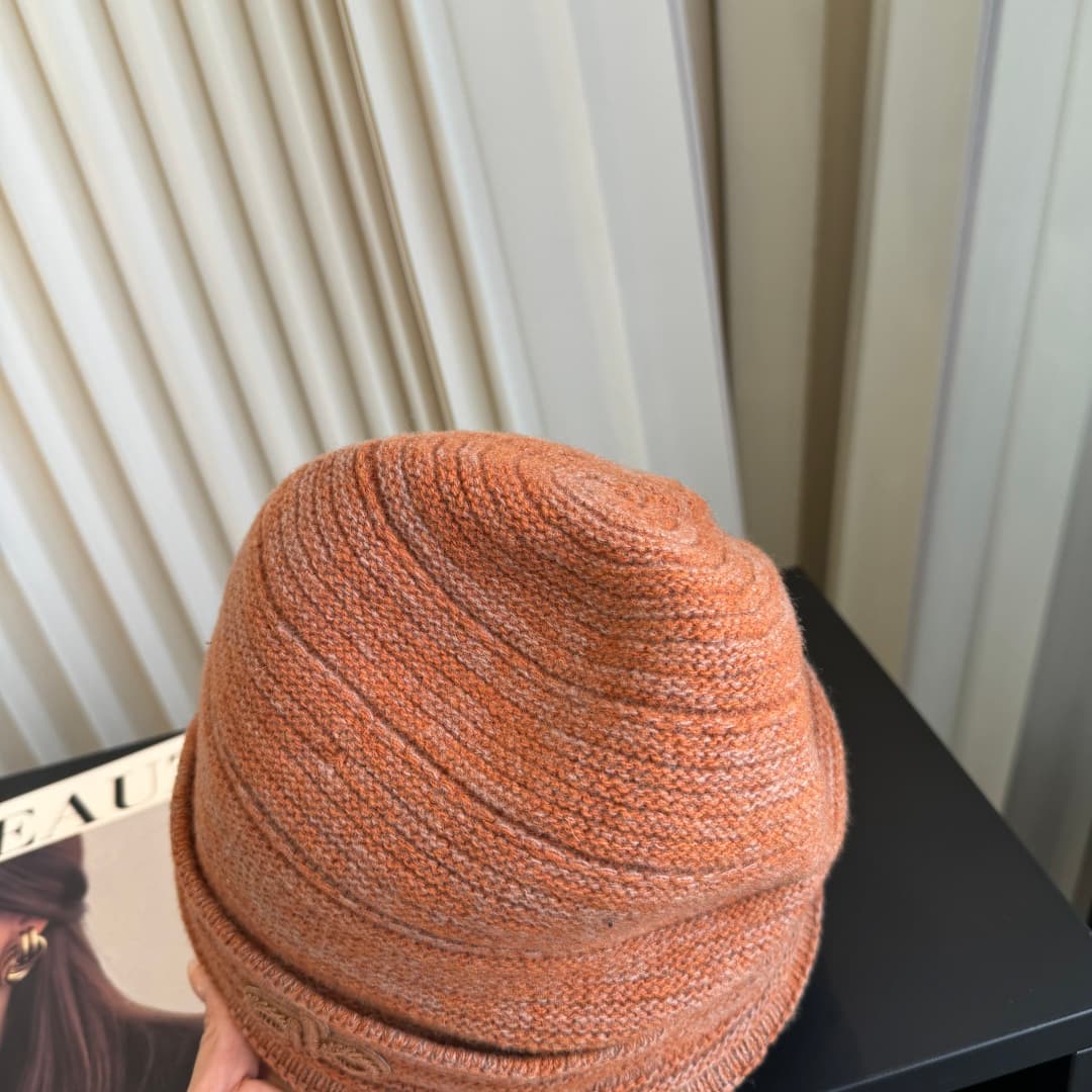 C29929 Alo high-quality, premium knitted cap – absolutely awesome! The quality is excellent, and it pairs perfectly with any outfit. It’s a must-have item for those who love fashion! Buy it quickly! — image 6