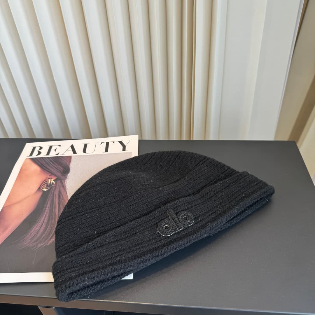 C29928 Alo high-quality, stylish knitted cap – absolutely fantastic! The quality is excellent, and it pairs well with any outfit. It’s a must-have item for everyday use. Buy it quickly! — image 7