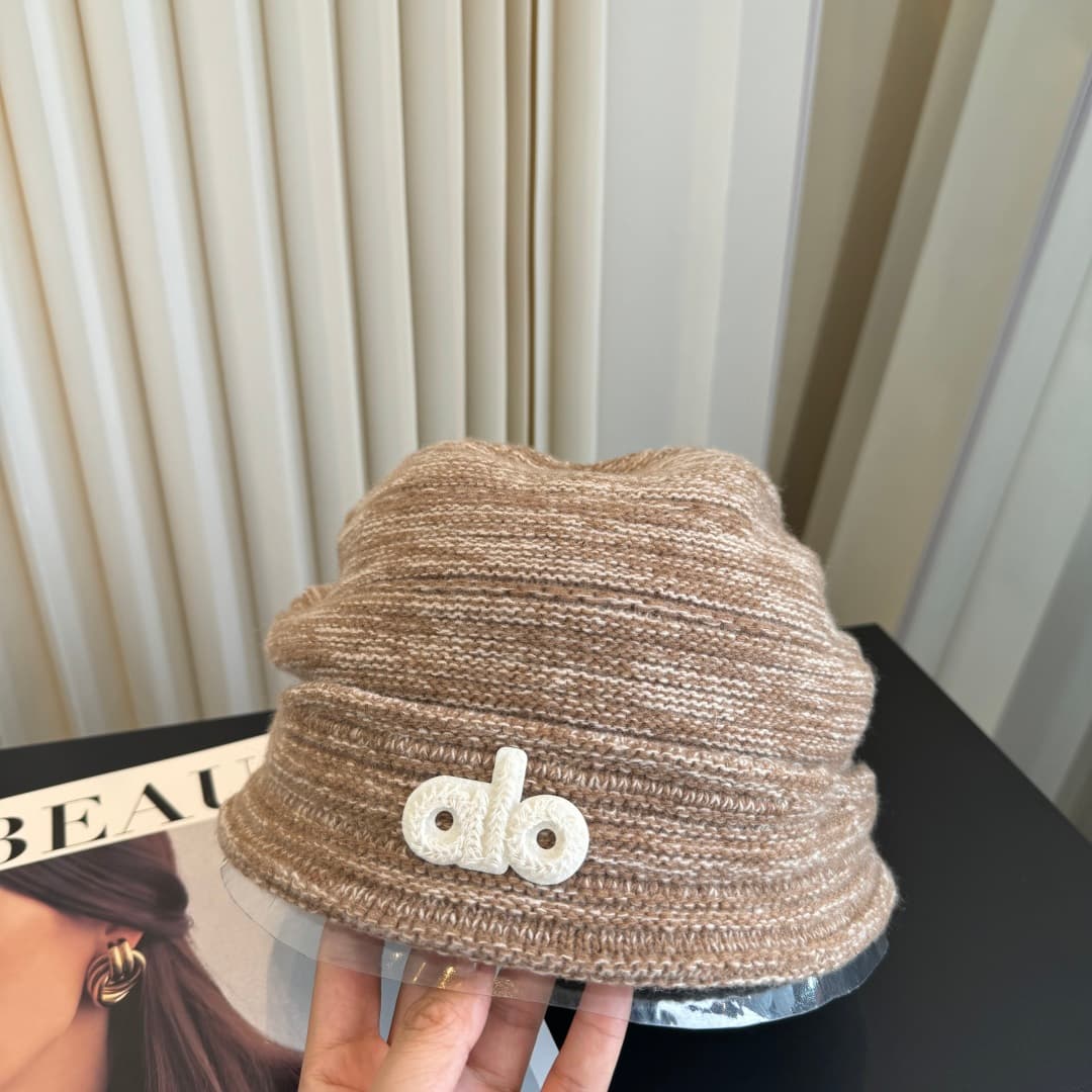 C29927 Alo high-quality, stylish knitted caps – absolutely amazing! The quality is excellent, and they pair perfectly with any outfit. It’s a must-have item for those who want to stay trendy. Buy them quickly! — image 3