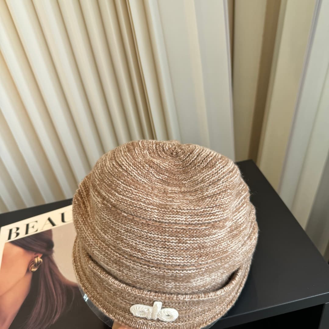 C29927 Alo high-quality, stylish knitted caps – absolutely amazing! The quality is excellent, and they pair perfectly with any outfit. It’s a must-have item for those who want to stay trendy. Buy them quickly! — image 5