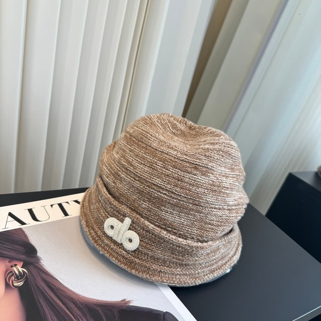 C29927 Alo high-quality, stylish knitted caps – absolutely amazing! The quality is excellent, and they pair perfectly with any outfit. It’s a must-have item for those who want to stay trendy. Buy them quickly! — image 2