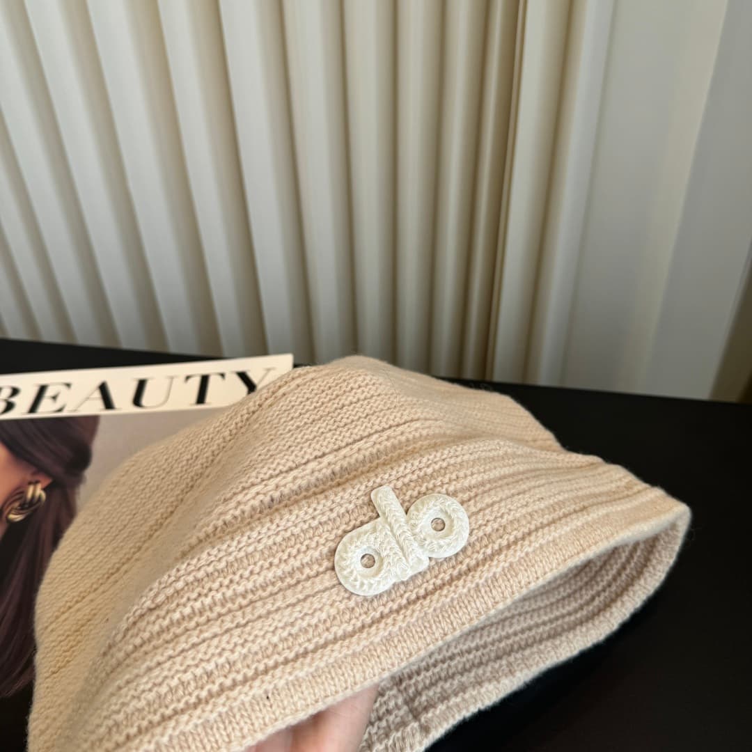 C29925 Alo – high-quality, elegant knitted caps. Absolutely fantastic! The quality is outstanding; they are great to wear on the street! Trendy and stylish! A must-have item for anyone who goes out. Buy them quickly! — image 7