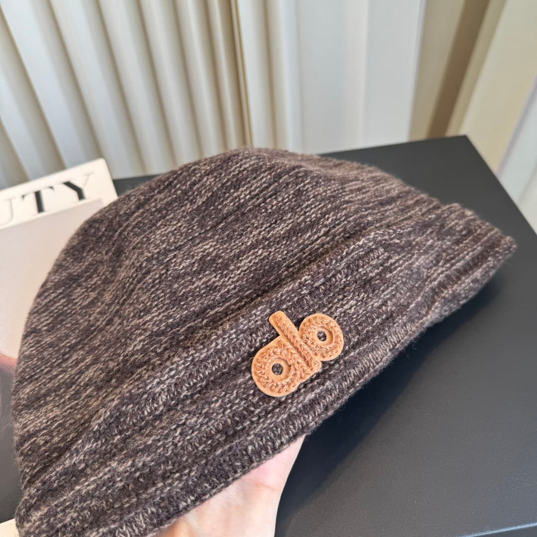 C29923 Alo high-quality, stylish knitted cap – absolutely amazing! The quality is excellent, and it pairs well with any outfit. It’s a must-have item for those who want to stay trendy. Buy it quickly! — image 7