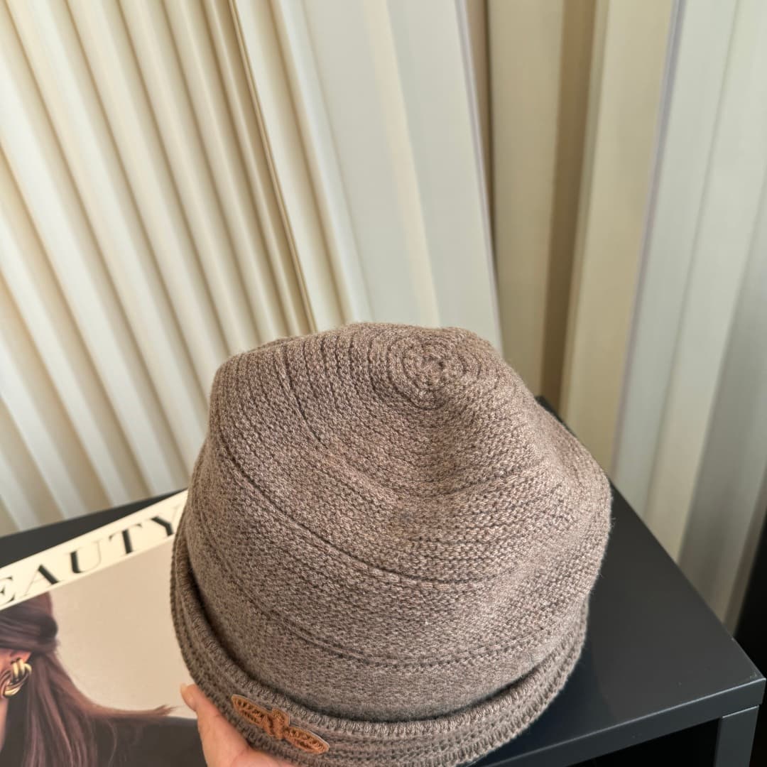 C29922 Alo high-quality, stylish knitted caps – absolutely amazing! The quality is excellent, and they are perfect for wearing on the street. It’s a must-have item for fashion lovers! Buy them quickly! — image 5