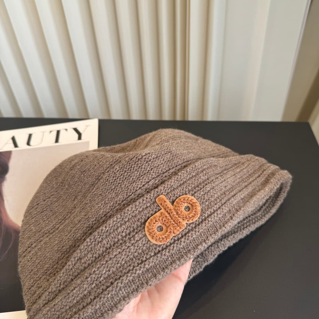 C29922 Alo high-quality, stylish knitted caps – absolutely amazing! The quality is excellent, and they are perfect for wearing on the street. It’s a must-have item for fashion lovers! Buy them quickly! — image 7