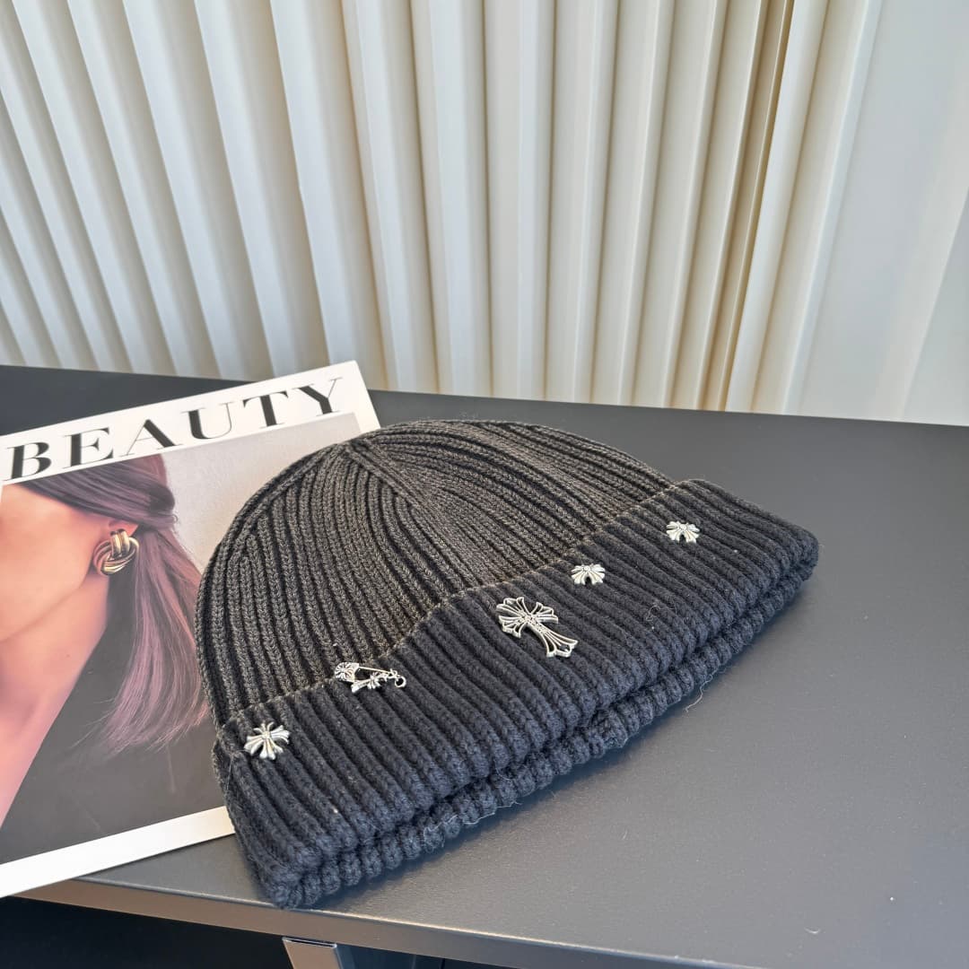 C29921 Croco Heart – High-quality, stylish knitted caps! So popular💖 The quality is excellent; they’re great to wear on the street! Fashiony and trendy! They’re essential items for anyone who goes out, so buy them quickly! — image 2