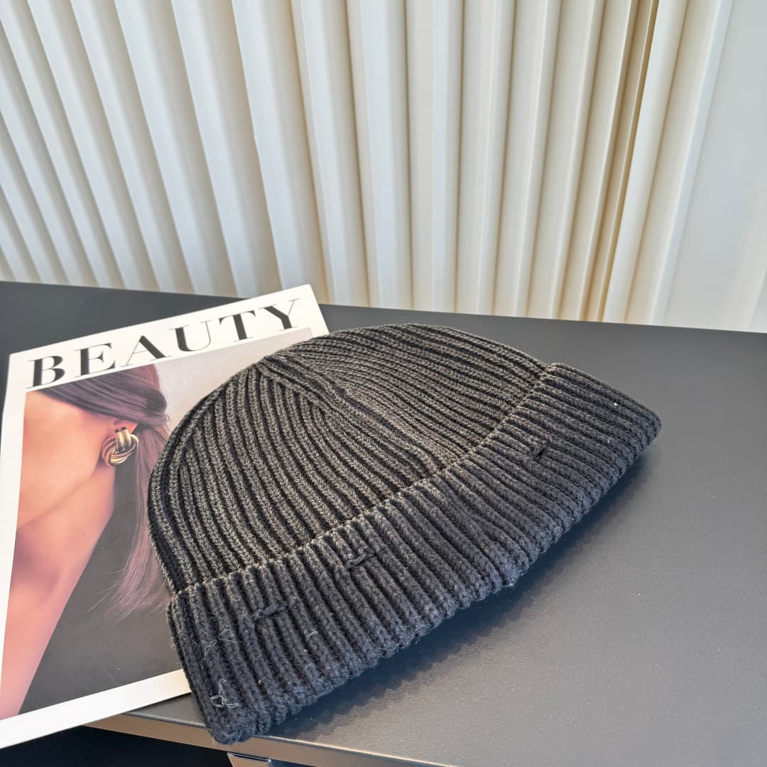 C29921 Croco Heart – High-quality, stylish knitted caps! So popular💖 The quality is excellent; they’re great to wear on the street! Fashiony and trendy! They’re essential items for anyone who goes out, so buy them quickly! — image 6