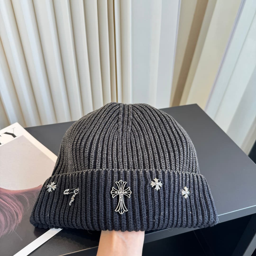 C29921 Croco Heart – High-quality, stylish knitted caps! So popular💖 The quality is excellent; they’re great to wear on the street! Fashiony and trendy! They’re essential items for anyone who goes out, so buy them quickly! — image 3