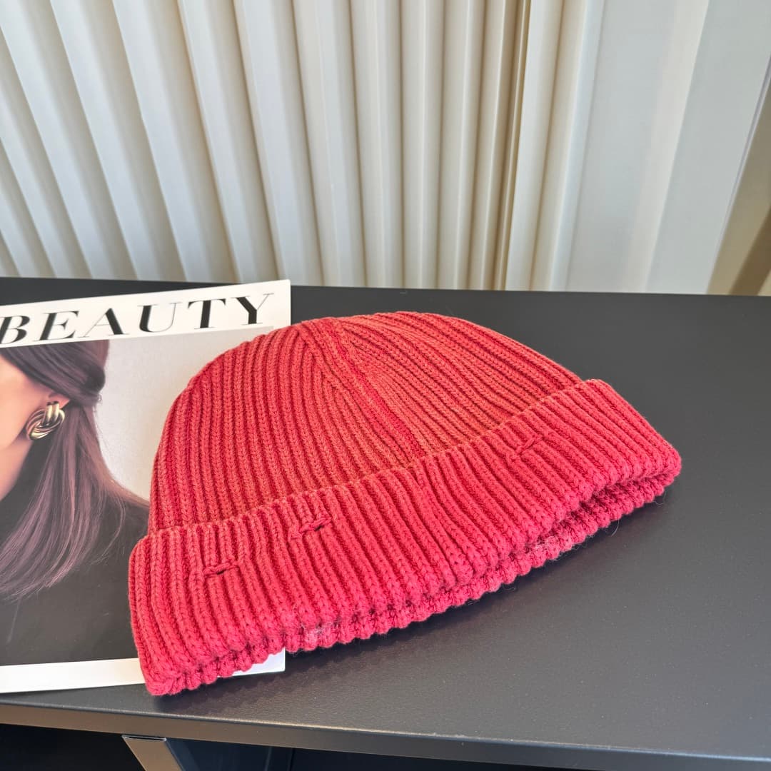 C29919 Crow Heart – High-quality, stylish knitted hats! So popular💖 The quality is excellent; they are perfect for wearing on the street! Fashiony and trendy! A must-have item for anyone who goes out. Buy them quickly! — image 6