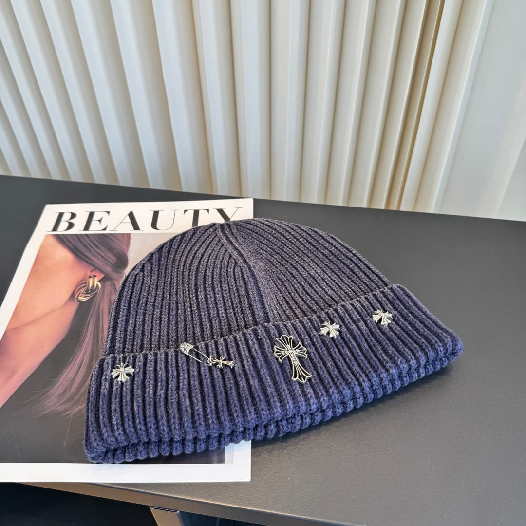 C29917 Croco Heart – High-quality knitted caps with a premium feel. Absolutely amazing! The quality is excellent, and they are perfect for wearing on the street. It’s a must-have item for fashion lovers. Buy them quickly! — image 2