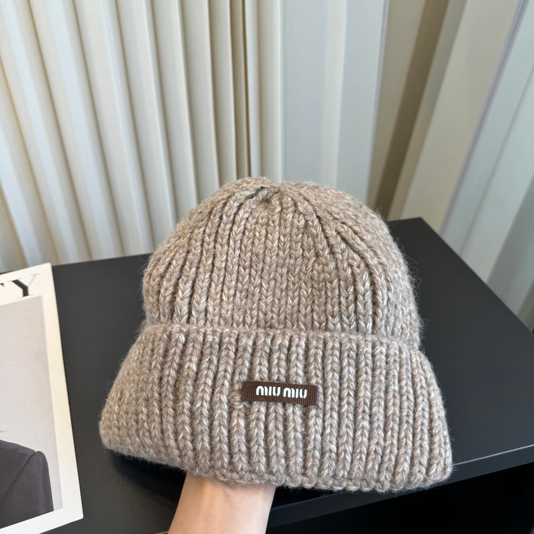 C29910 Mou Mou – High-quality, stylish knitted hats! Super popular! The quality is excellent; they’re great to wear on the street. Fashiony and trendy! A must-have item for anyone who goes out. Buy them quickly! — image 3