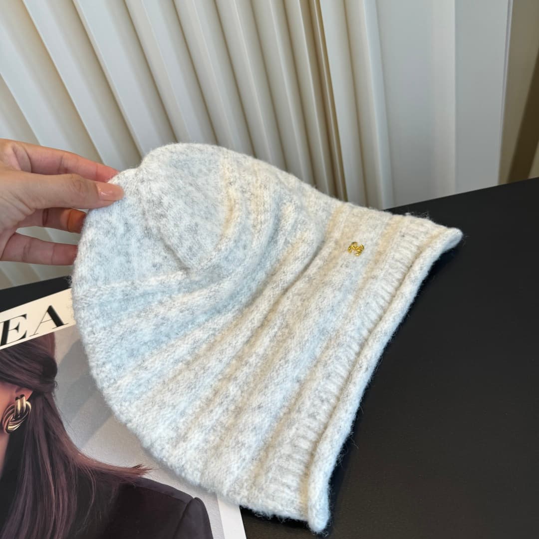C29908 New Chanel cap – high quality and stylish, extremely popular! 💖 The material is excellent, and it pairs well with many outfits. It’s a must-have item for fashion lovers. Buy it now! — image 6
