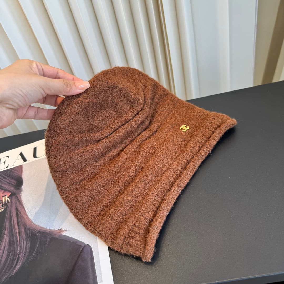 C29907 New Chanel beanie – high-quality and stylish, absolutely popular! The quality is excellent, and it’s a great choice for wearing on the street. It’s a must-have item for fashion lovers. Buy it now! — image 7