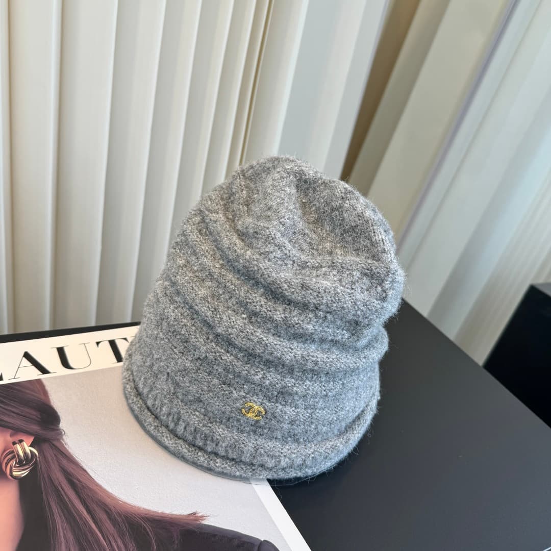 C29906 New Chanel knitted cap – high quality and stylish. It’s really popular! The quality is excellent, and it goes well with any outfit. It’s a must-have item for those who want to stay trendy. Buy it now! — image 2