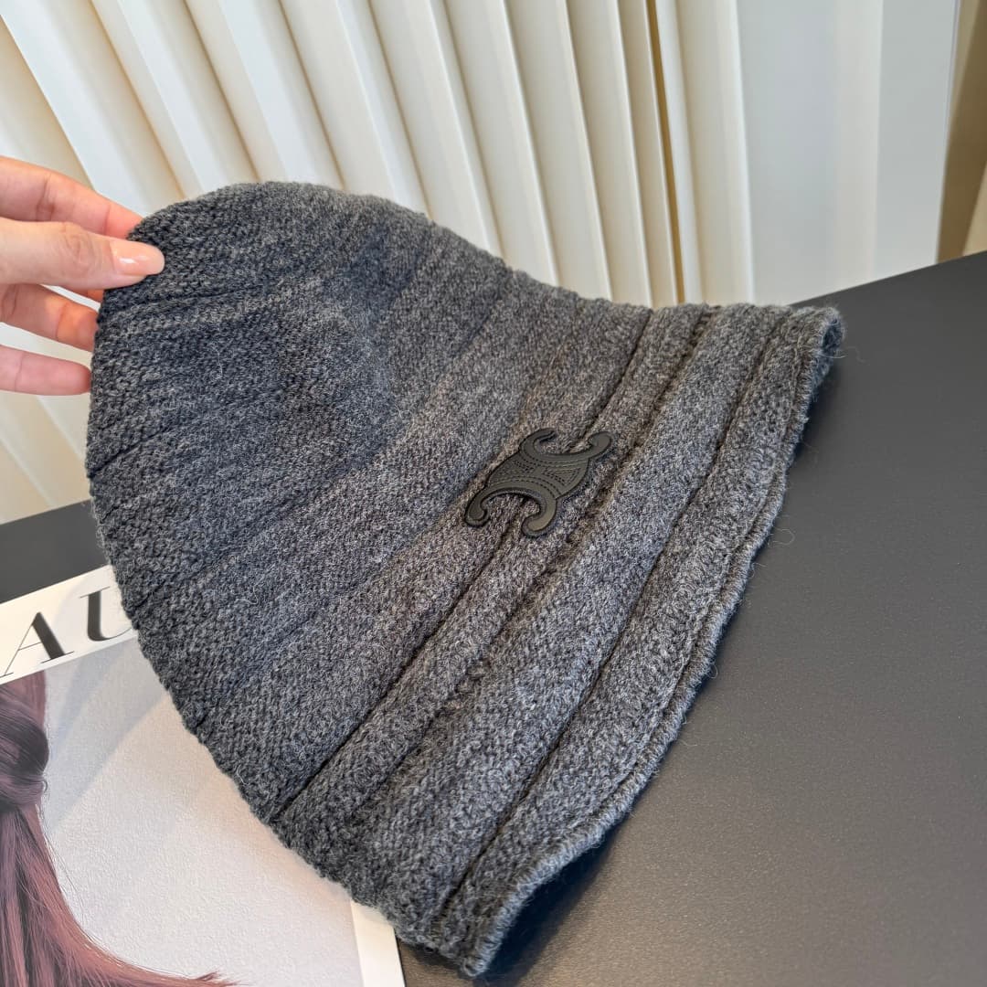 C29902 The new Seline cap features high-quality materials and a stylish look – absolutely amazing! It’s very well-suited for wearing on the street. It’s a must-have item for fashion lovers. Buy it now! — image 6