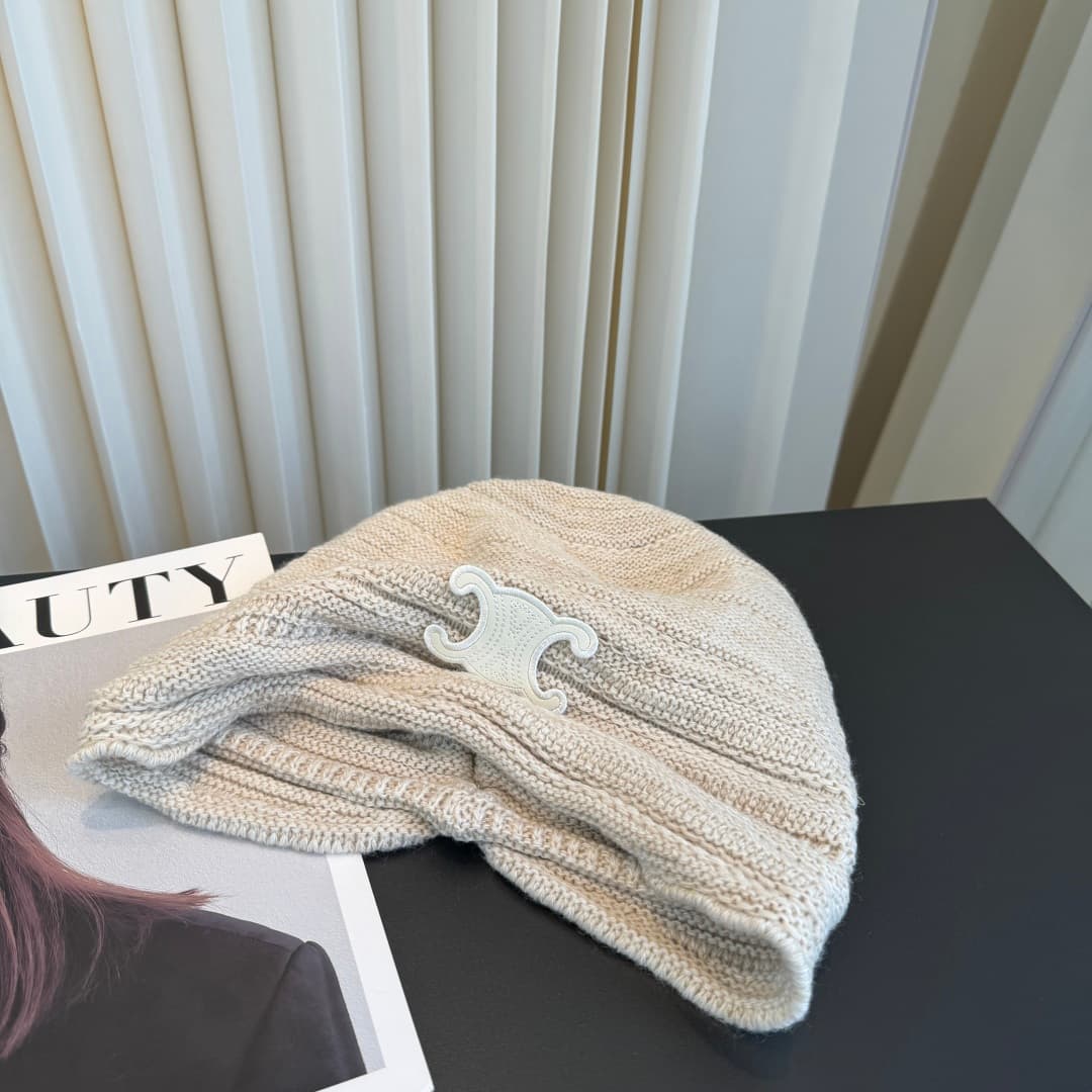C29901 The new Seline beanie features high-quality materials and a stylish design – absolutely amazing! It’s very attractive and goes well with any outfit. It’s a must-have item for those who want to stay trendy. Buy it quickly! — image 7