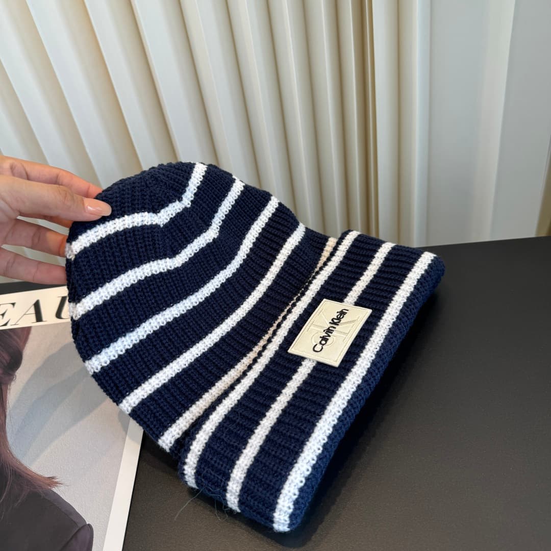 C29897 The new Seline cap features high-quality material and a stylish design. It’s absolutely amazing! The quality is excellent, and it pairs well with any outfit. It’s a must-have item for anyone who goes out in public. Buy it quickly! — image 7