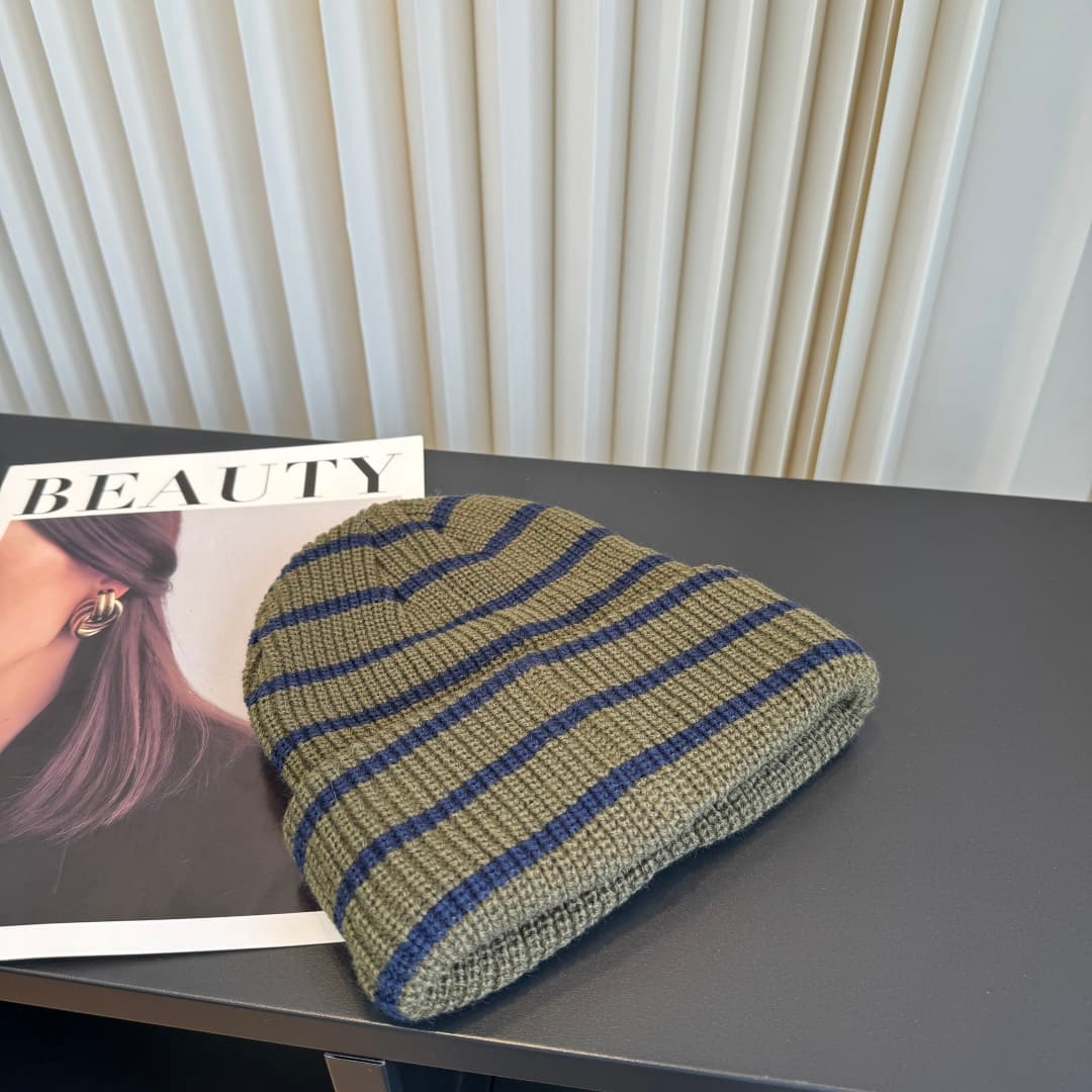 C29896 The new Seline cap features high-quality materials and a stylish design. It’s extremely popular! The quality is excellent, and it pairs well with many outfits. It’s a must-have item for any wardrobe. Buy it now! — image 6